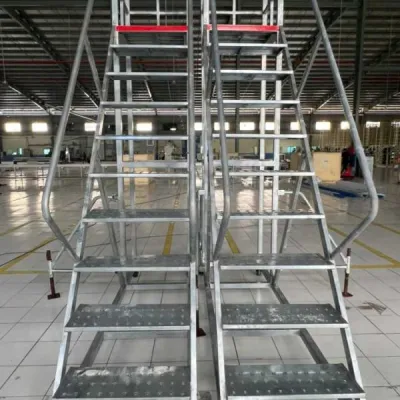 Thang lấy hàng có bánh xe: Đừng để nhỡ một vị anh hùng thầm lặng trong kho xưởng