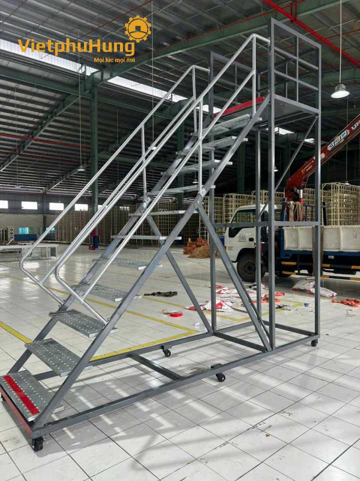 Gia công xe thang lấy hàng kho xưởng