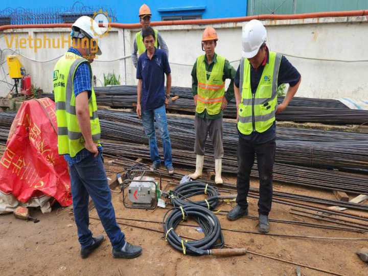 máy đầm dùi bê tông biến tần