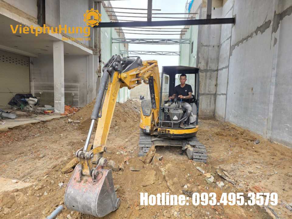 Cho thuê xe cuốc nhỏ thi công mặt bằng