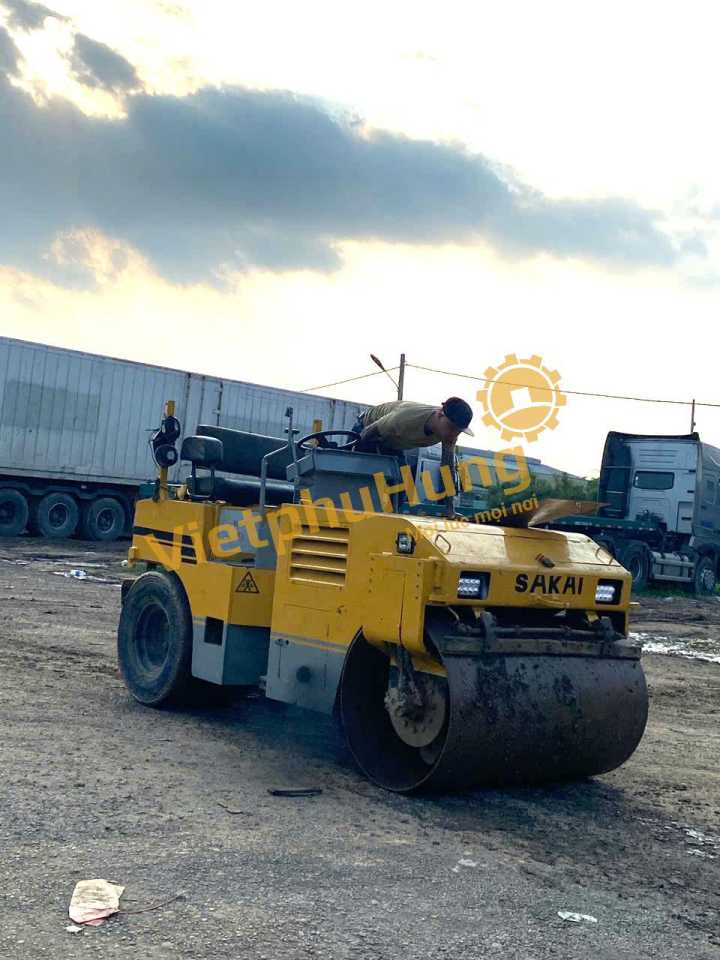Cho thuê xe lu 4 tấn 1 cầu và 2 cầu tại Việt Phú Hưng